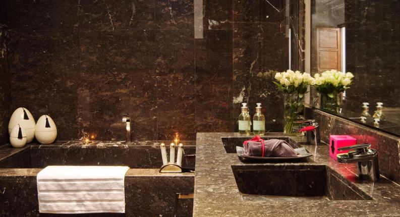 Deluxe Bougainvillea Suite